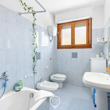 2 Balconies Apartman *