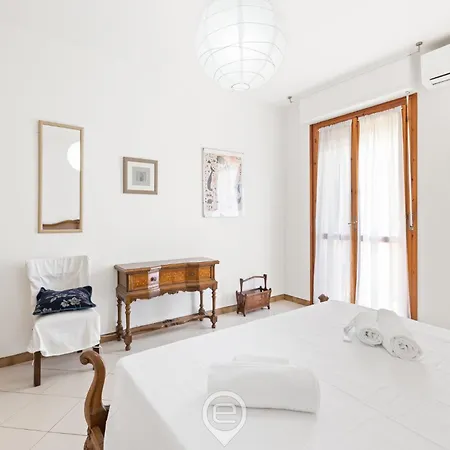 2 Balconies Apartman